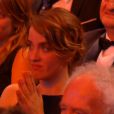 Kévin Azaïs obtient le César du meilleur second rôle pour Les Combattants, sous le regard de sa partenaire Adèle Haenel - 20 février 2015