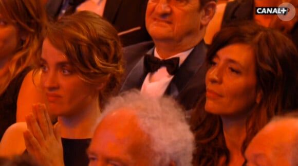 Kévin Azaïs obtient le César du meilleur second rôle pour Les Combattants, sous le regard de sa partenaire Adèle Haenel - 20 février 2015
