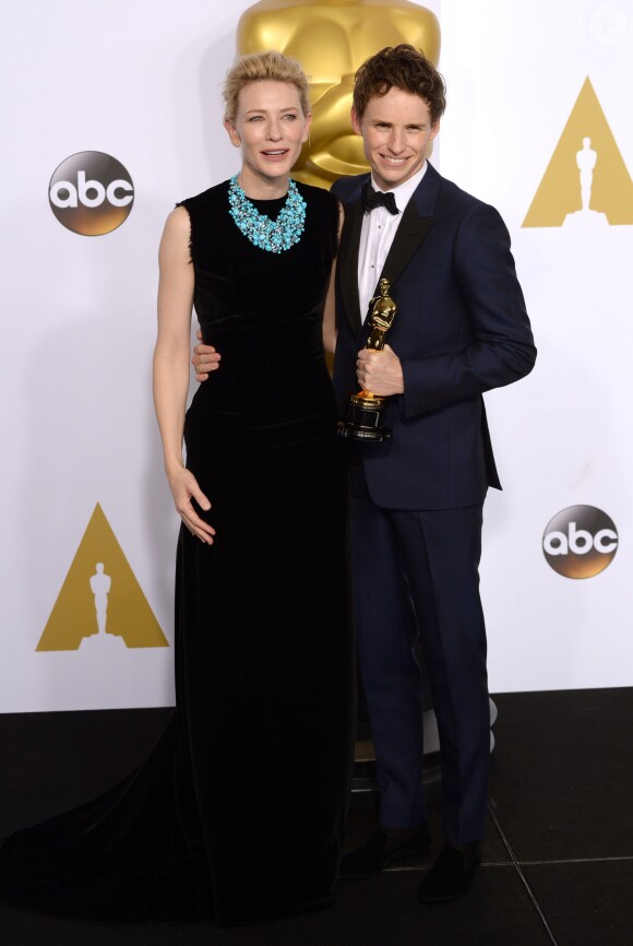 Cate Blanchett et Eddie Redmayne - Press Room lors de la 87e cérémonie des Oscars à Hollywood, le 22 février 2015.