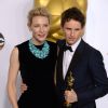 Eddie Redmayne et Cate Blanchett - Press Room lors de la 87e cérémonie des Oscars à Hollywood, le 22 février 2015.