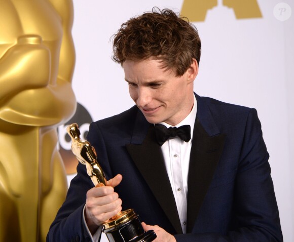 Eddie Redmayne - Press Room lors de la 87e cérémonie des Oscars à Hollywood, le 22 février 2015.