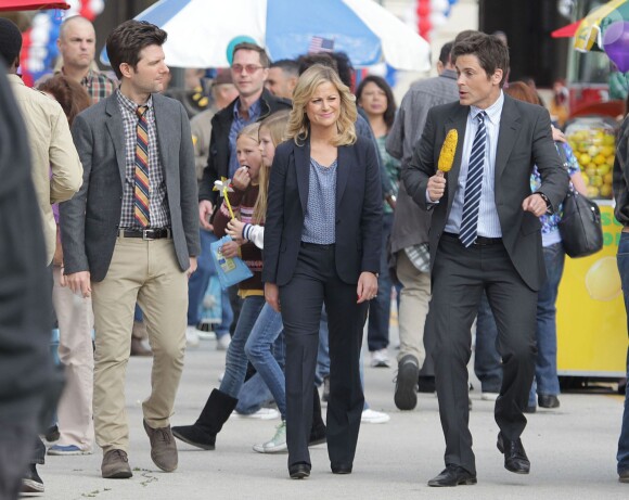 Amy Poehler, Adam Scott et Rob Lowe sur le tournage de 'Parks and Recreation' à Pasadena, le 6 mars 2013