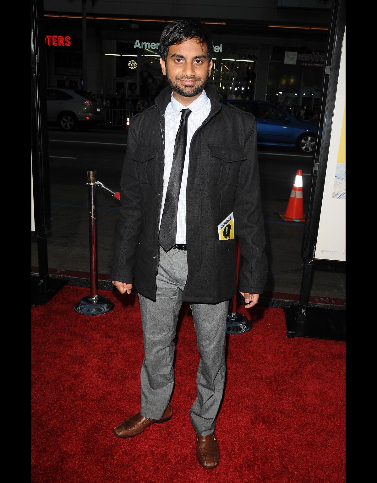 Aziz Ansari visage heureux