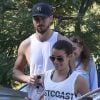 Lea Michele et son compagnon Matthew Paetz sont allés faire une marche avec des amis dans le parc TreePeople à Studio City. Le couple est ensuite allé déjeuner au restaurant "Zankou Chicken". Le 8 février 2015
