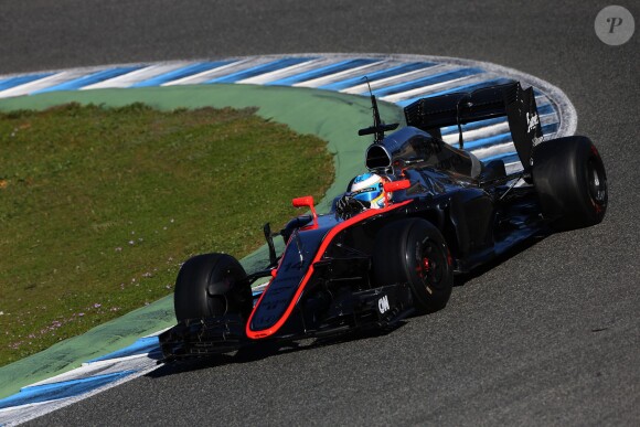 Fernando Alonso teste sa McLaren-Honda sur un circuit espagnol, le 1er février 2015.