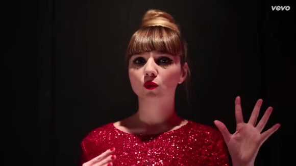 La chanteuse Luce (Nouvelle Star) dévoile son nouveau single intitulé Polka. Février 2015.