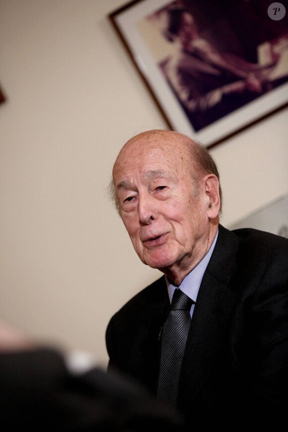 Exclusif - Valéry Giscard d'Estaing répond aux questions de Cyril Viguier, à Paris le 26 février 2015.