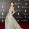 Lily James (robe Elie Saab) lors de l'avant-première du film Cendrillon à Los Angeles le 1er mars 2015