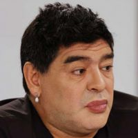 Diego Maradona lifté et efféminé : L'étonnant nouveau look de l'ex-star du foot...