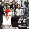 Pippa Middleton et les pages et demoiselles d'honneur du mariage du prince William et de Kate Middleton quittent le Goring Hotel pour se rendre à l'abbaye de Westminster, le 29 avril 2011