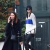 Kendall Jenner quitte l'atelier Vivienne Westwood à l'issue d'essayages, et se rend au restaurant L'Avenue. Paris, le 4 mars 2015.