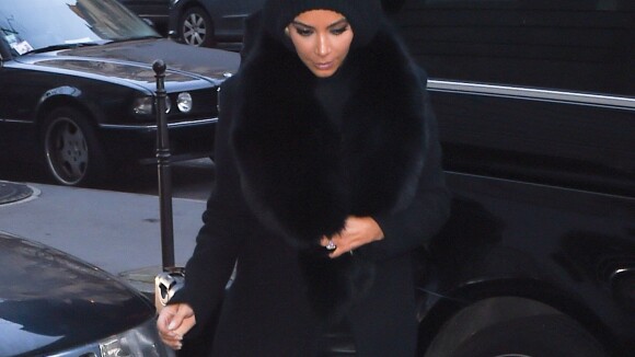 Les Kardashian à Paris : Kim débarque, Kendall défile, mamie s'occupe de North
