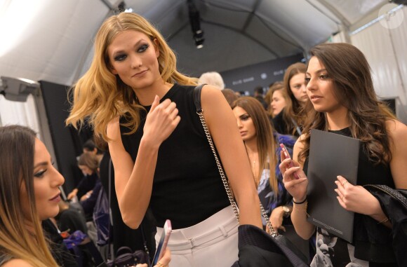 Exclusif - Karlie Kloss - Backstage du défilé de mode "Elie Saab", collection prêt-à-porter automne-hiver 2015/2016, à Paris. Le 7 mars 2015