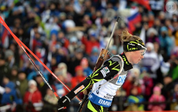 Marie Habert-Dorin après sa victoire en poursuite lors des Championnats du monde de biathlon à Kontiolahti en Finlande, le 8 mars 2015
