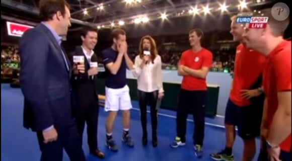 Andy Murray gêné après avoir lui même provoqué un certain malaise en faisant une révélation douteuse sur la vie privée de l'un de ses coéquipiers de Coupe Davis, le 8 mars 2015 à Glasgow