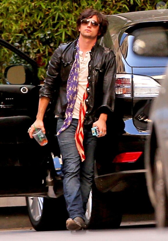 Exclusif - Jackson Rathbone arrive a l'hotel W a Hollywood, 16 janvier 2014. For Germany call for price Exclusive - Jackson Rathbone spotted arriving at the W Hotel in Hollywood, California on January 16, 2014.16/01/2014 - Hollywood
