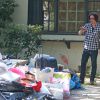 Exclusif - Jackson Rathbone et sa femme Sheila Hafsadi decouvrent un sacre desordre, des locataires precedents, lorsqu'ils arrivent a leur nouvelle maison a Sherman Oaks. Le 2 octobre 2013