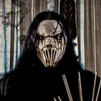 Slipknot : Mick Thomson poignardé à la tête par son frère !