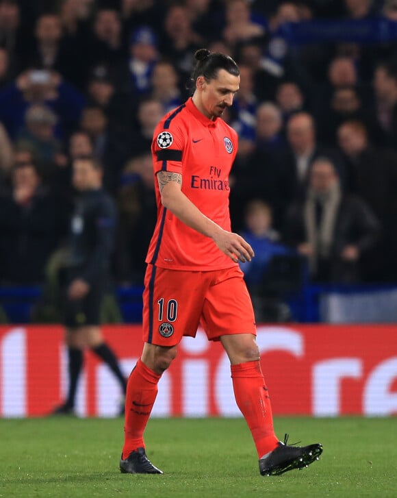 Zlatan Ibrahimovic, exclu lors du match de Ligue des champions entre Chelsea et le Paris-Saint-Germain à Londres, le 11 mars 2015