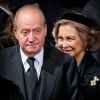 Le roi Juan Carlos Ier et la reine Sofia d'Espagne aux obsèques de la reine Fabiola de Belgique à Bruxelles le 12 décembre 2014