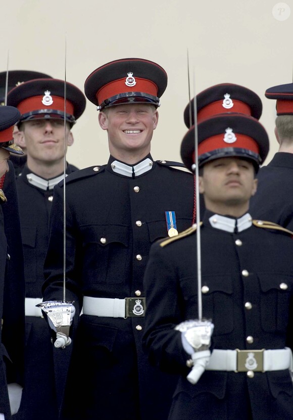 Le prince Harry a annoncé le 17 mars 2015 sa décision de quitter l'armée, en juin.