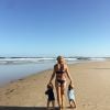 Le 18 mars 2015, Elsa Pataky a posté sur Instagram une photo d'elle et de ses jumeaux Tristan et Sasha qui fêtent leur premier anniversaire