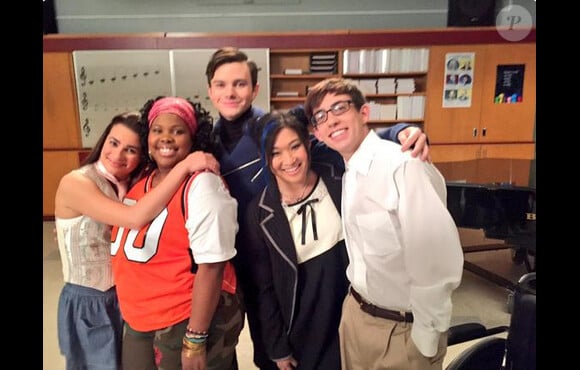 Lea Michele a posté sur Twitter cette photo quelques instants après la diffusion du dernier épisode de la série<em> Glee</em>, le vendredi 20 mars 2015.