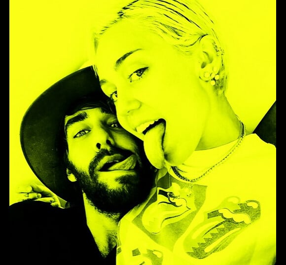 Miley Cyrus a ajouté une photo d'elle avec Thomas Cheynet à son compte Instagram, le 19 mars 2015