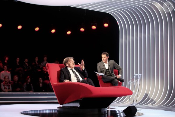Exclusif - L'écrivain Alain Finkielkraut et Marc-Olivier Fogiel, sur le tournage de l'émission Le Divan, enregistrée le vendredi 13 mars 2015, et diffusée le 24 mars 2015, sur France 3.
