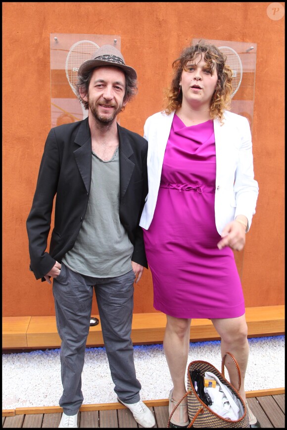Arthur H et sa femme Alexandra Mikhalkova à Roland-Garros en 2011. 