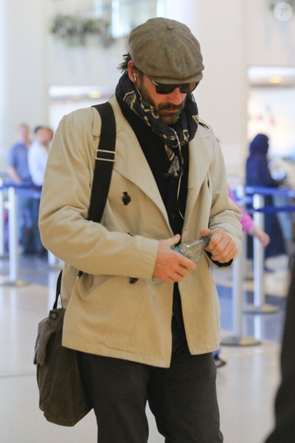 Jon Hamm à l'aéroport de Los Angeles, le 24 mars 2015. L'acteur arrive de New York.
