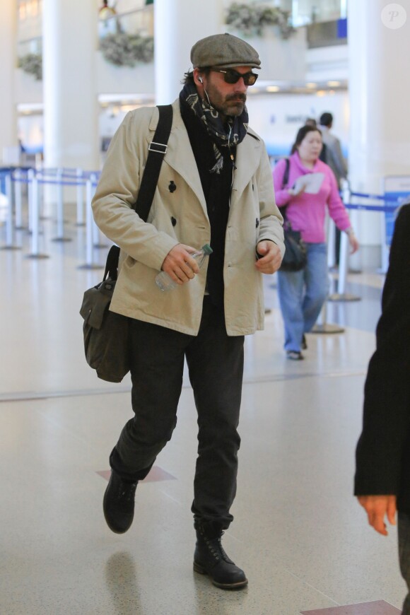 Jon Hamm à l'aéroport de Los Angeles, le 24 mars 2015. L'acteur arrive de New York.
