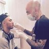 Vivian (Les Anges 7) se fait percer, mardi 24 mars 2015.