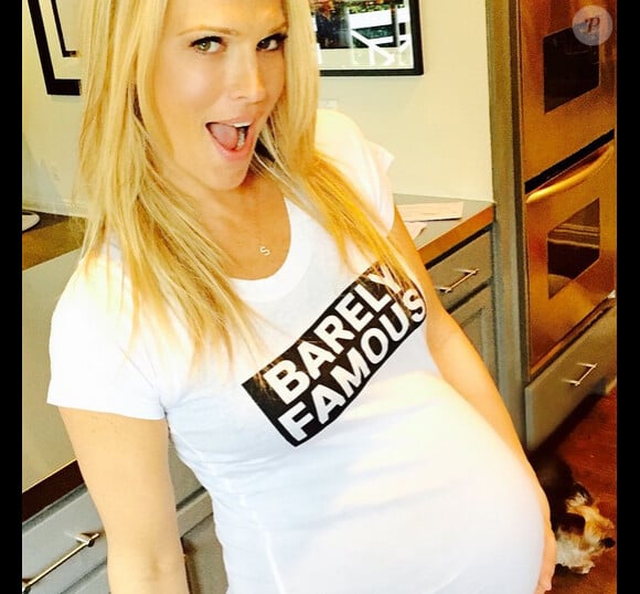 Molly Sims très enceinte a ajouté une photo à son compte Instagram, le 18 mars 2015