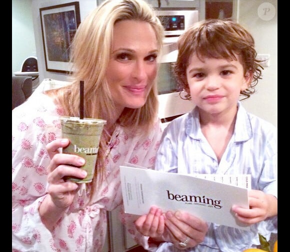 Molly Sims a ajouté une photo à son compte Instagram avec son fils Brooks, le 12 mars 2015