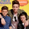Brooklyn Beckham et ses deux petits frères Romeo et Cruz assistent à la 28e édition des Kids Choice Awards, au Forum. Inglewood, Los Angeles, le 28 mars 2015.