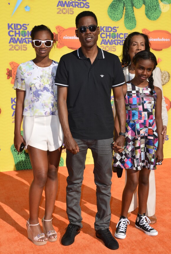 Chris Rock et ses filles Lola et Zahra assistent à la 28e édition des Kids Choice Awards, au Forum. Inglewood, Los Angeles, le 28 mars 2015.