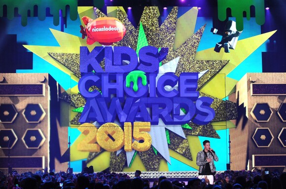 Nick Jonas anime la 28e édition des Kids Choice Awards, au Forum. Inglewood, Los Angeles, le 28 mars 2015.