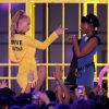 Iggy Azalea et Jennifer Hudson interprètent la chanson "Trouble" lors des 28e Kids Choice Awards, au Forum. Inglewood, Los Angeles, le 28 mars 2015.