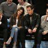 Alessandra Ambrosio et Will Arnett lors d'un match de basket à New York. Le couple filme quelques scènes des Tortues Ninja 2, le 25 mars 2015