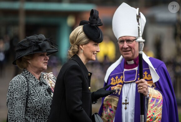 Sophie, comtesse de Wessex, arrivant à la cérémonie où Richard III a été réinhumé à Leicester en Angleterre le 26 mars 2015