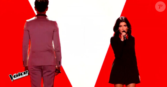 Jenifer ravissante en Valentino dans The Voice 4, sur TF1, le samedi 10 janvier 2015