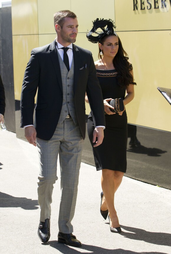 Kris Smith et Maddy King assistent à la Melbourne Cup Race Day à Melbourne, en Australie, le 3 novembre 2013 