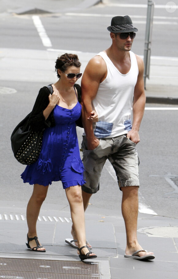 Dannii Minogue et son ex compagnon Kris Smith quittent l'hôpital Masanda de Melbourne, le 8 janvier 2010