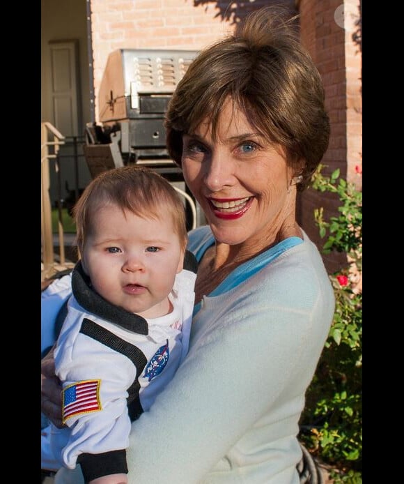 Laura Bush et sa petite-fille Mila, le 1er novembre 2013.