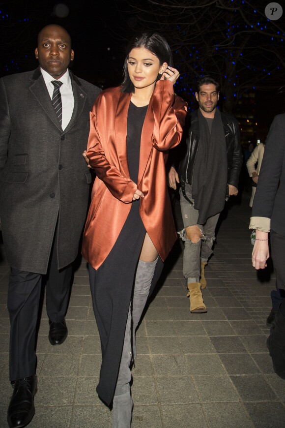 Kylie Jenner arrive à un restaurant à Londres Le 14 Mars 2015  
