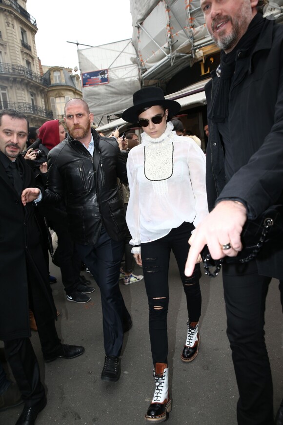 Cara Delevingne, Kris et Kendall Jenner sont allées déjeuner au restaurant L'Avenue à Paris. Le 10 mars 2015 