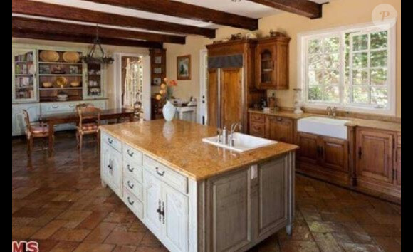 Mischa Barton est en défaut de paiement sur sa maison de Beverly Hills, achetée en 2005 pour 6,4 millions de dollars.