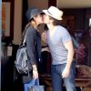 Nikki Reed et le beau Ian Somerhalder font du shopping en prévision du festival Coachella, à Venice, Los Angeles, le 6 avril 2015 