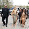 Kim et Khloé Kardashian et leurs cousines Kourtni et Kara à Erevan, le 9 avril 2015.